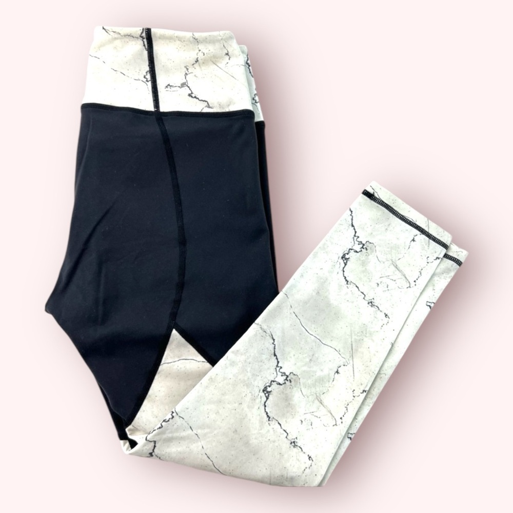 Citta X Kayla Wang Athletic Cropped Leggings Women's Size M Black White Marble